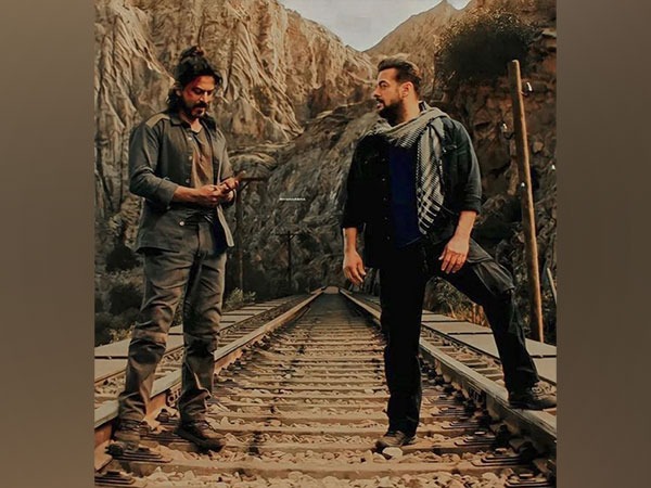 Tiger 3 Poster OUT