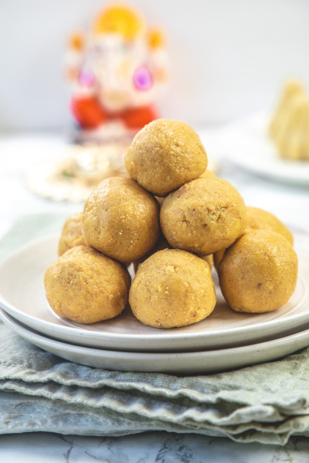 besan laddu
